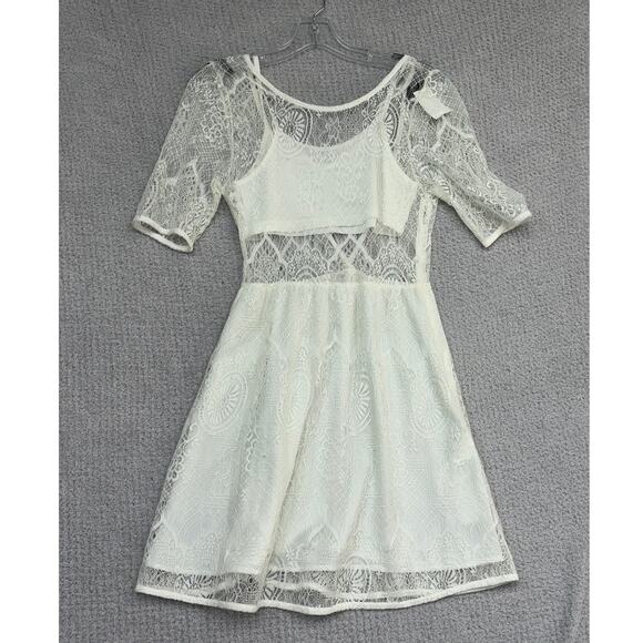 Minkpink Women's 1/2 Sleeve White Lace Formal Dress Size XS #64118 - Picture 2 of 3